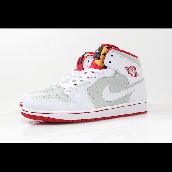 Jordan Other - Nike Air Jordan 1 Mid “Hare”